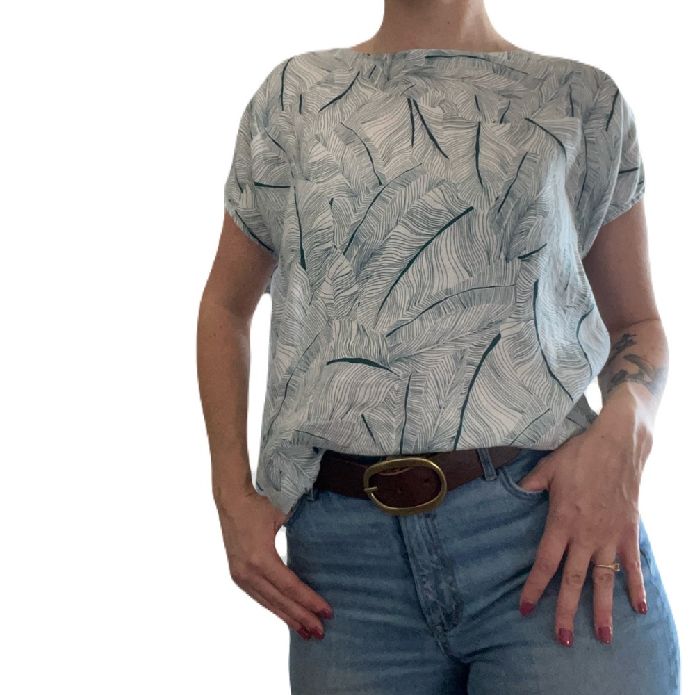 Tahari teal and white leaf linen blouse